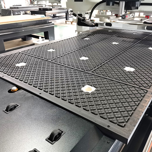 four spindle cnc router (5) Четыре маршрутизатора CNC Spindle (5)