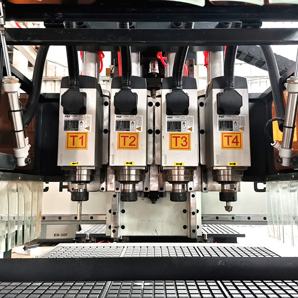 four spindle cnc router (3) Четыре маршрутизатора CNC веретена (3)