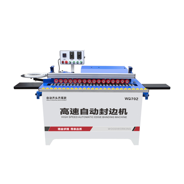 Клиент из Малайзии г-н Батела покупает небольшой кромкооблицовочный станок Superstar